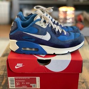 Nike Air Max 90 Youth 3.5 in excellent condition.